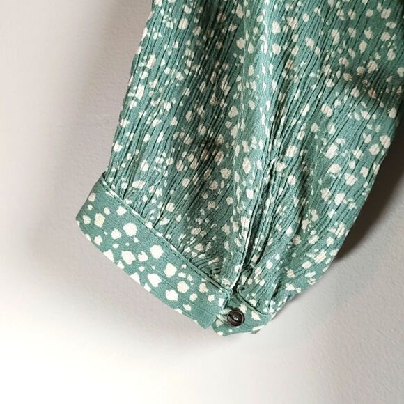 Leopard Dot 3/4 Sleeve Size Medium Maurices Peasant Top‎ - Picture 10 of 12